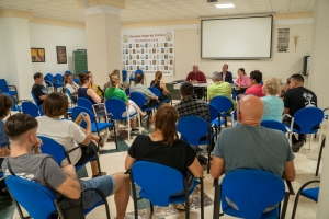 El alcalde de Benalm&aacute;dena se re&uacute;ne con los comerciantes afectados por las obras municipales para darles a conocer las ayudas de las que ya pueden beneficiarse
