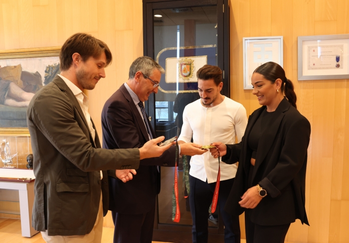 Salado recibe en la Diputación a los karatecas Damián Quintero y María Torres tras lograr tres medallas en el Mundial de Kárate