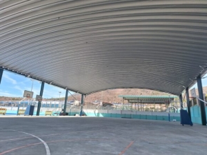 Torremolinos culmina la cubierta de la pista exterior de patinaje y mejora las condiciones ambientales de los deportistas