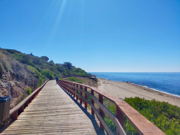 El litoral de Mijas renueva sus certificaciones de calidad, sostenibilidad tur&iacute;stica, Banderas Azules y accesibilidad en el cierre de la campa&ntilde;a 2025 y de cara a 2026