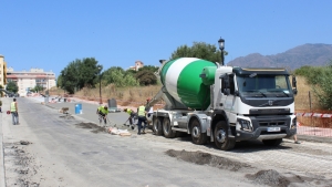 Estepona contrata los trabajos del nuevo Plan de Asfaltado, que prioriza calles y caminos del extrarradio