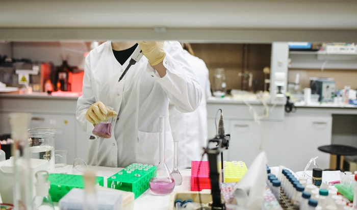 Publicada la convocatoria de ayudas para proyectos de investigaci&oacute;n b&aacute;sica