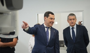 Moreno destaca la solidez de la sanidad andaluza: 588 millones de actos m&eacute;dicos cada a&ntilde;o
